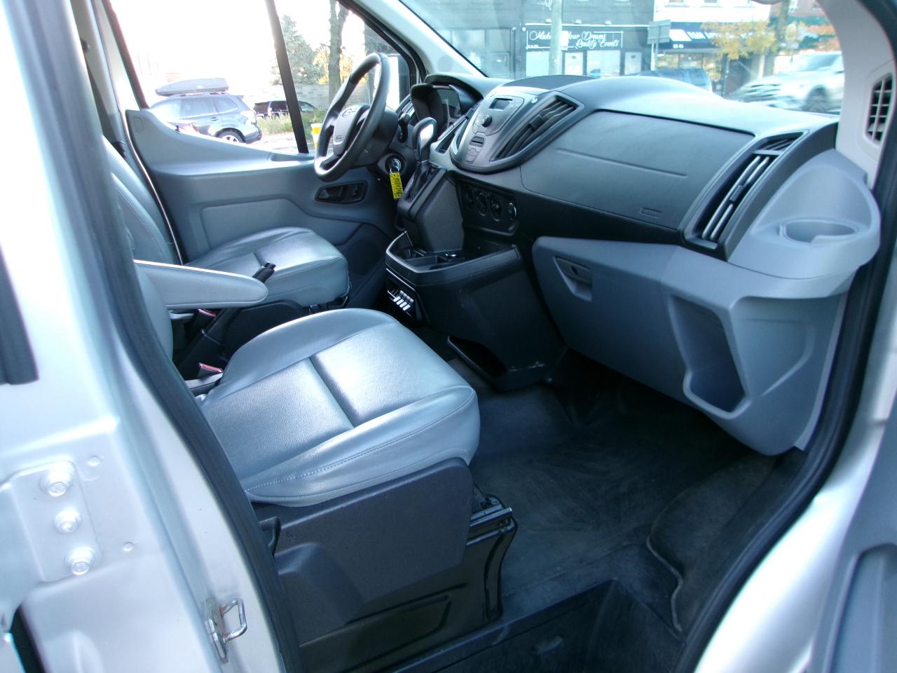 Ford Transit 350 Wagon Low Roof XLT 60/40 Pass. 148-in. WB 2019