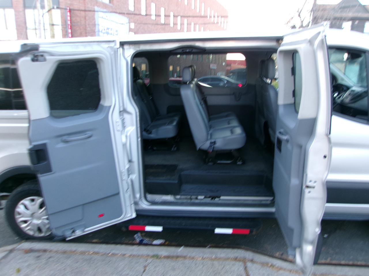 Ford Transit 350 Wagon Low Roof XLT 60/40 Pass. 148-in. WB 2019