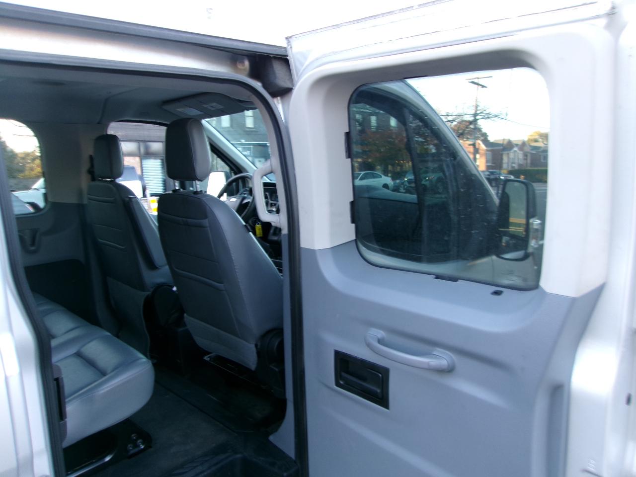 Ford Transit 350 Wagon Low Roof XLT 60/40 Pass. 148-in. WB 2019