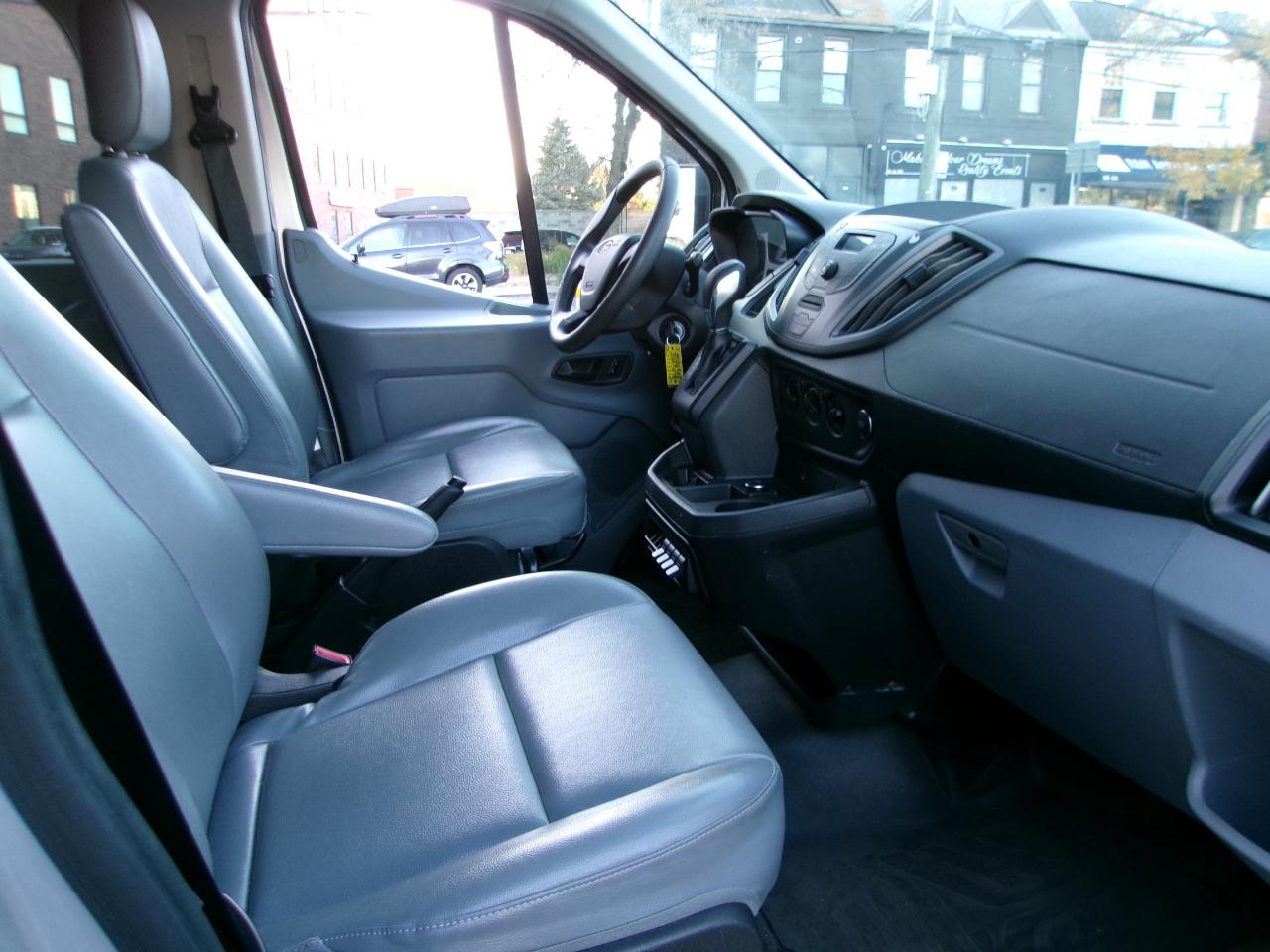 Ford Transit 350 Wagon Low Roof XLT 60/40 Pass. 148-in. WB 2019