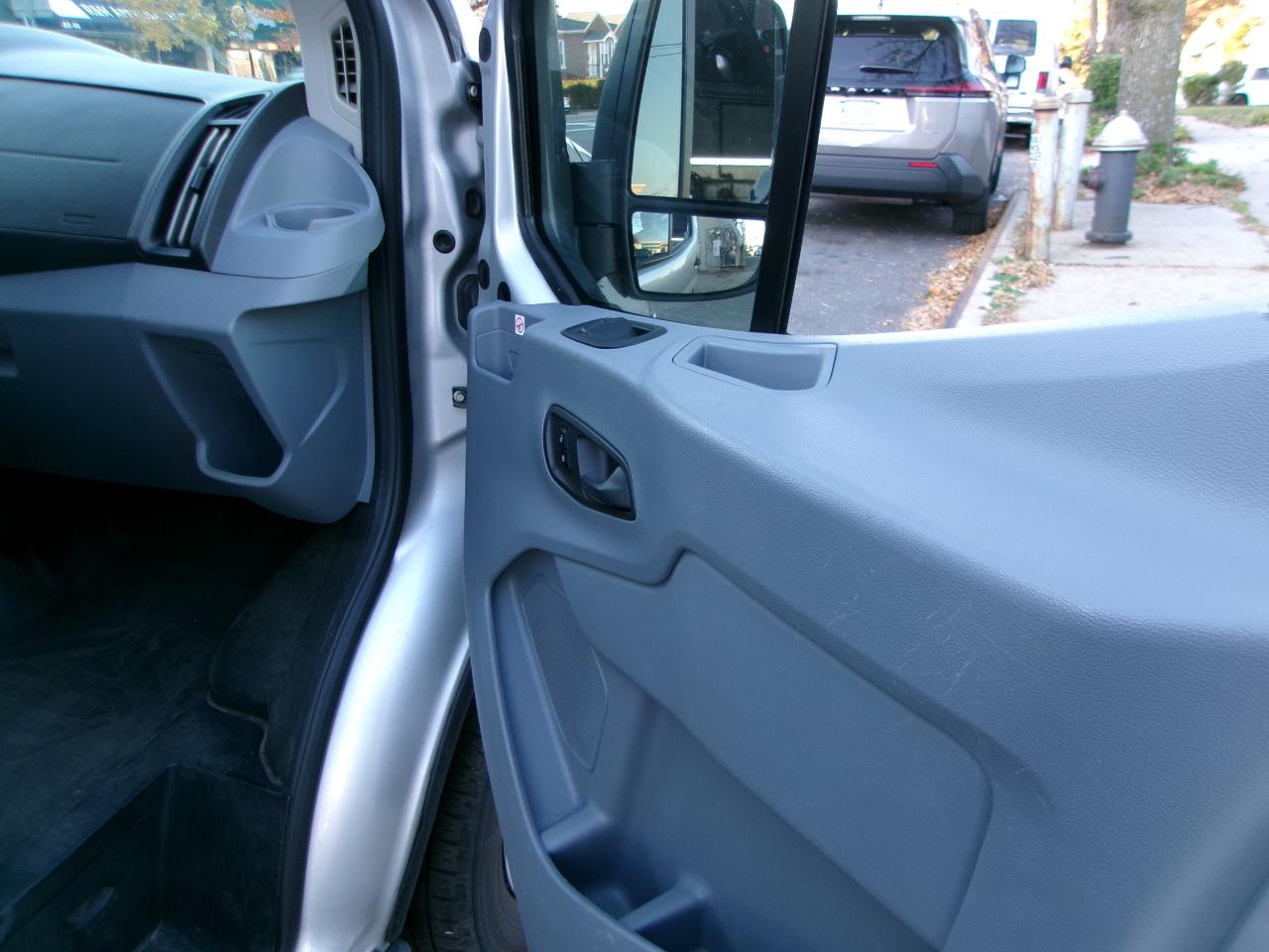 Ford Transit 350 Wagon Low Roof XLT 60/40 Pass. 148-in. WB 2019