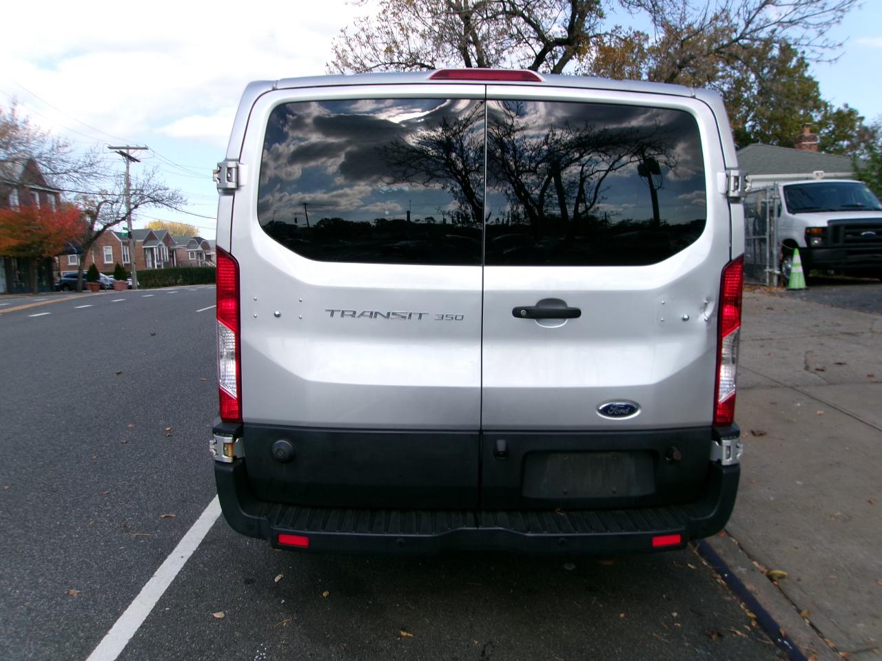 Ford Transit 350 Wagon Low Roof XLT 60/40 Pass. 148-in. WB 2019