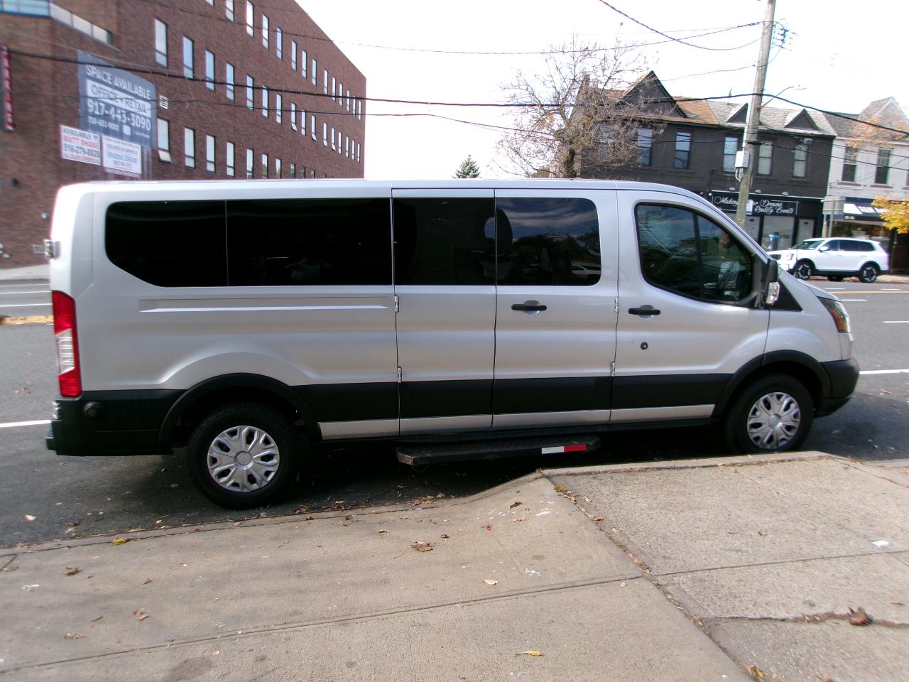 Ford Transit 350 Wagon Low Roof XLT 60/40 Pass. 148-in. WB 2019