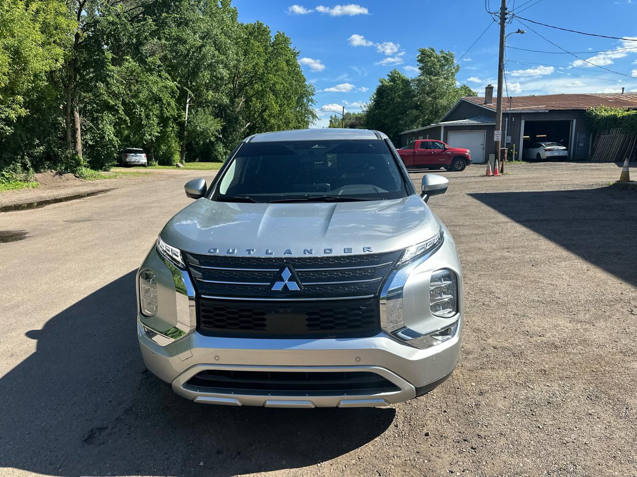 Mitsubishi Outlander SE FWD 2024