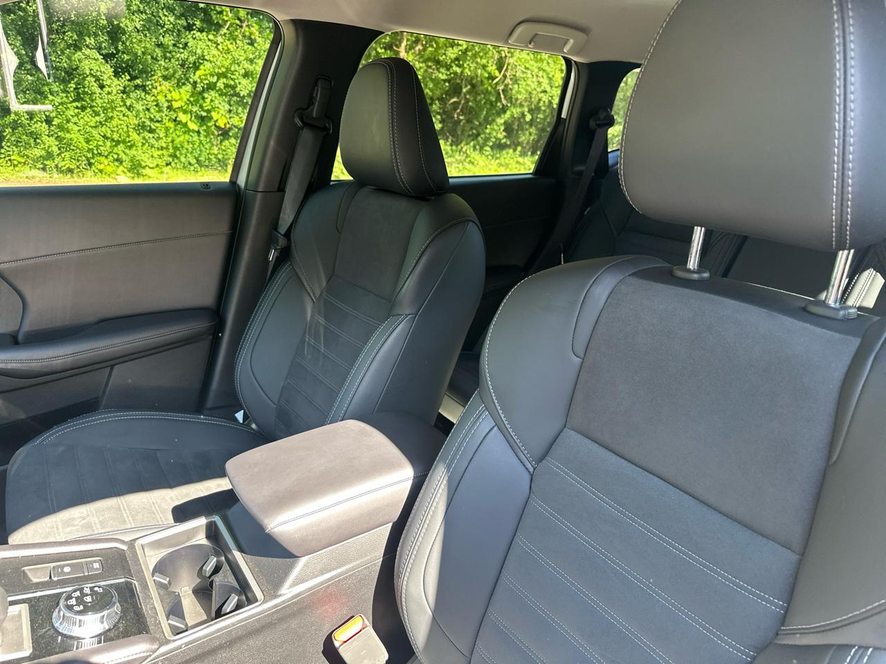 Mitsubishi Outlander SE FWD 2024