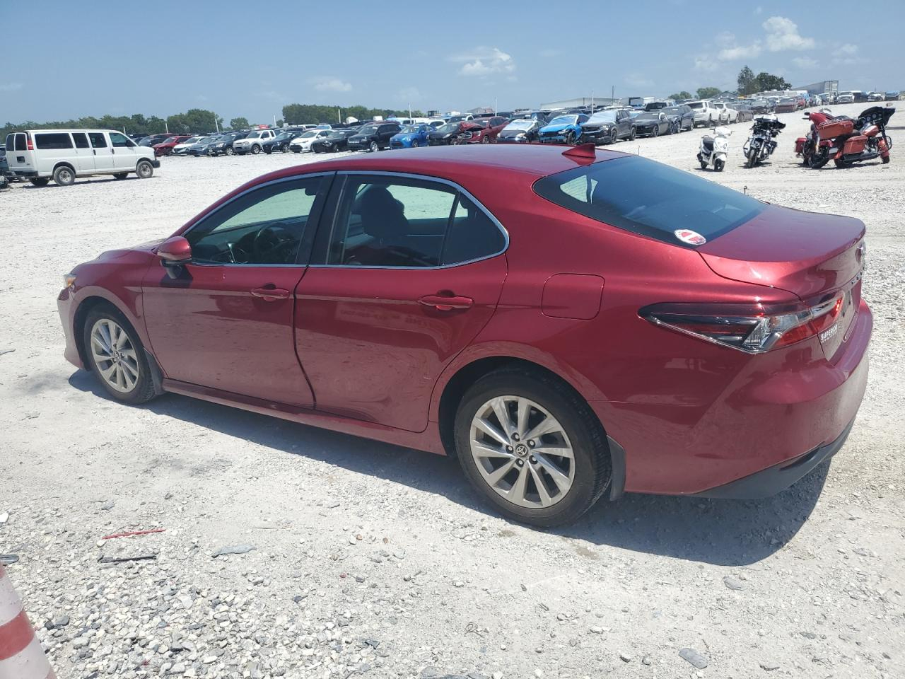 2021 Toyota Camry LE photo 2