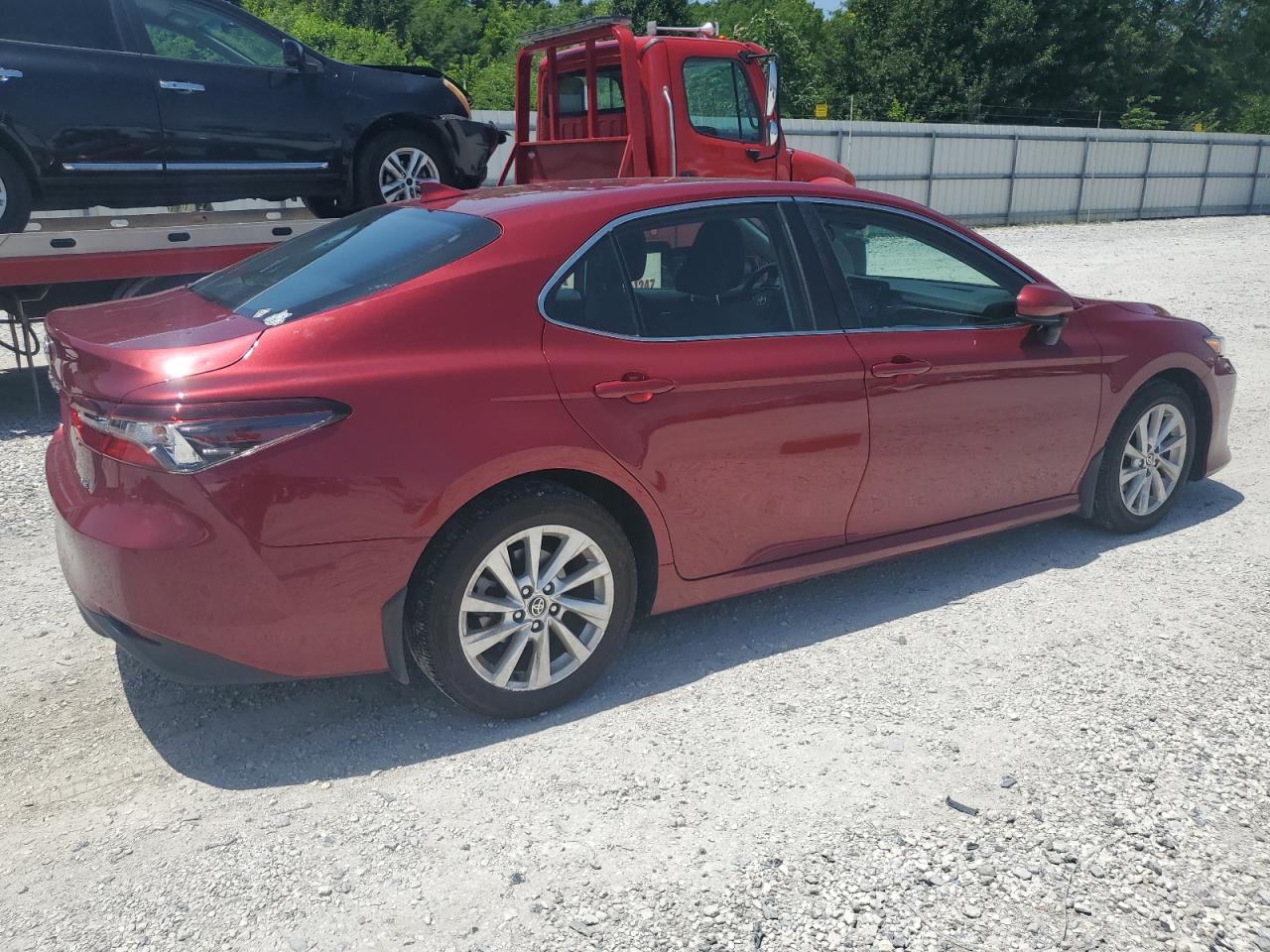 2021 Toyota Camry LE photo 3