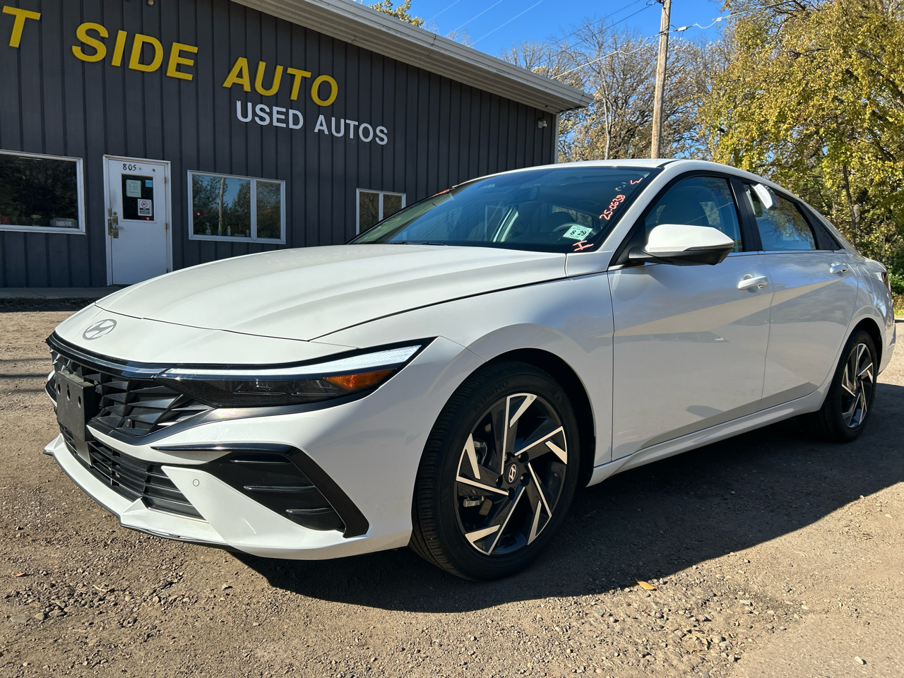 Hyundai Elantra Limited IVT 2024 Hyundai Elantra Limited IVT 2024