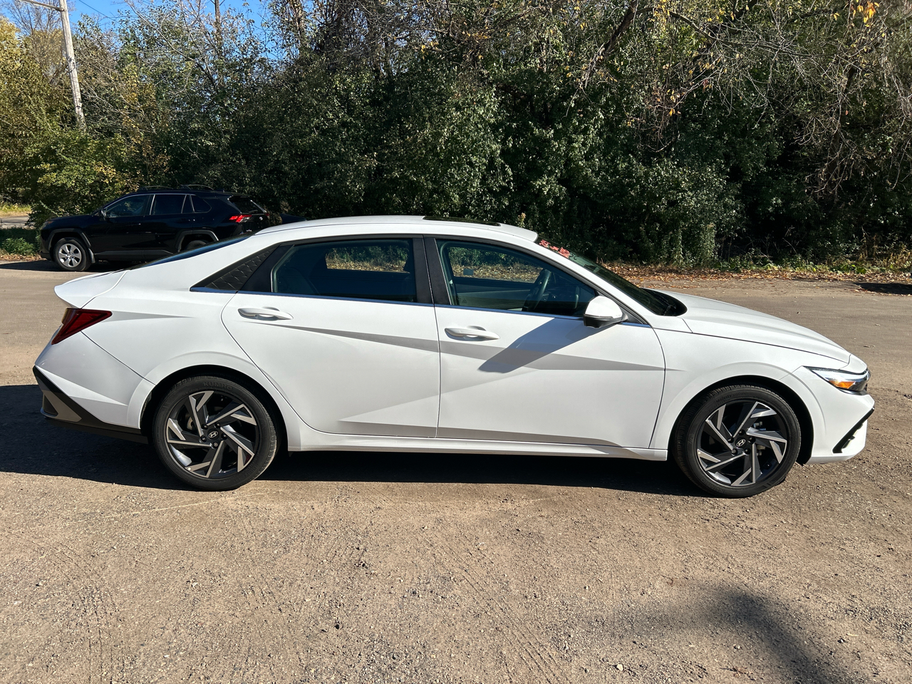 Hyundai Elantra Limited IVT 2024 Hyundai Elantra Limited IVT 2024