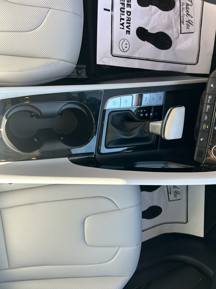 Hyundai Elantra Limited IVT 2024 Hyundai Elantra Limited IVT 2024