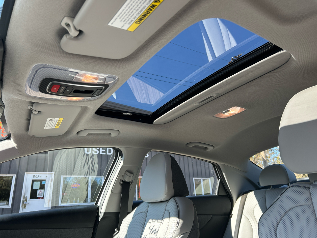 Hyundai Elantra Limited IVT 2024 Hyundai Elantra Limited IVT 2024