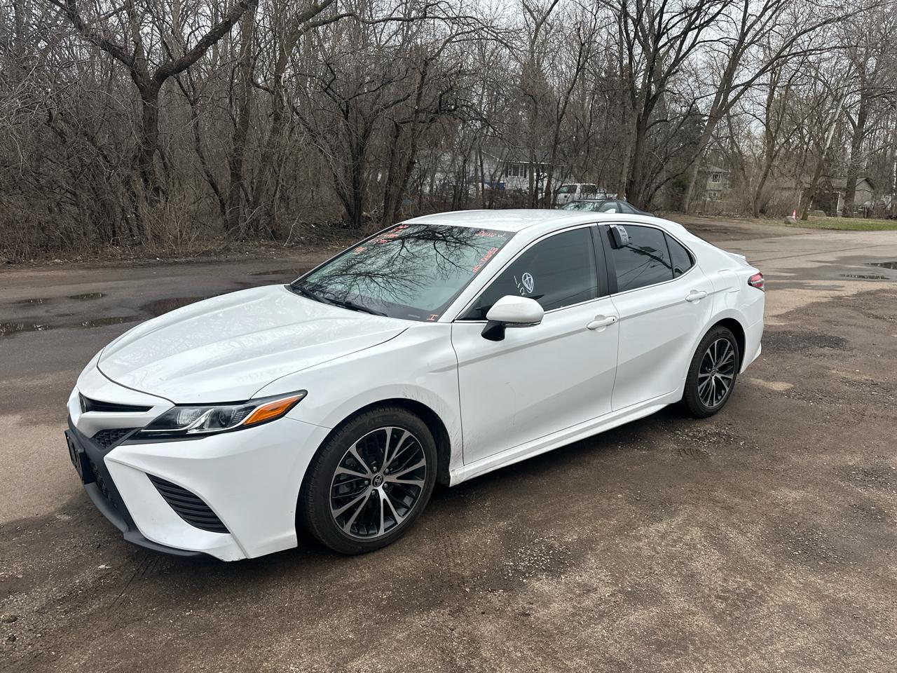 Toyota Camry SE Auto AWD (Natl) 2020