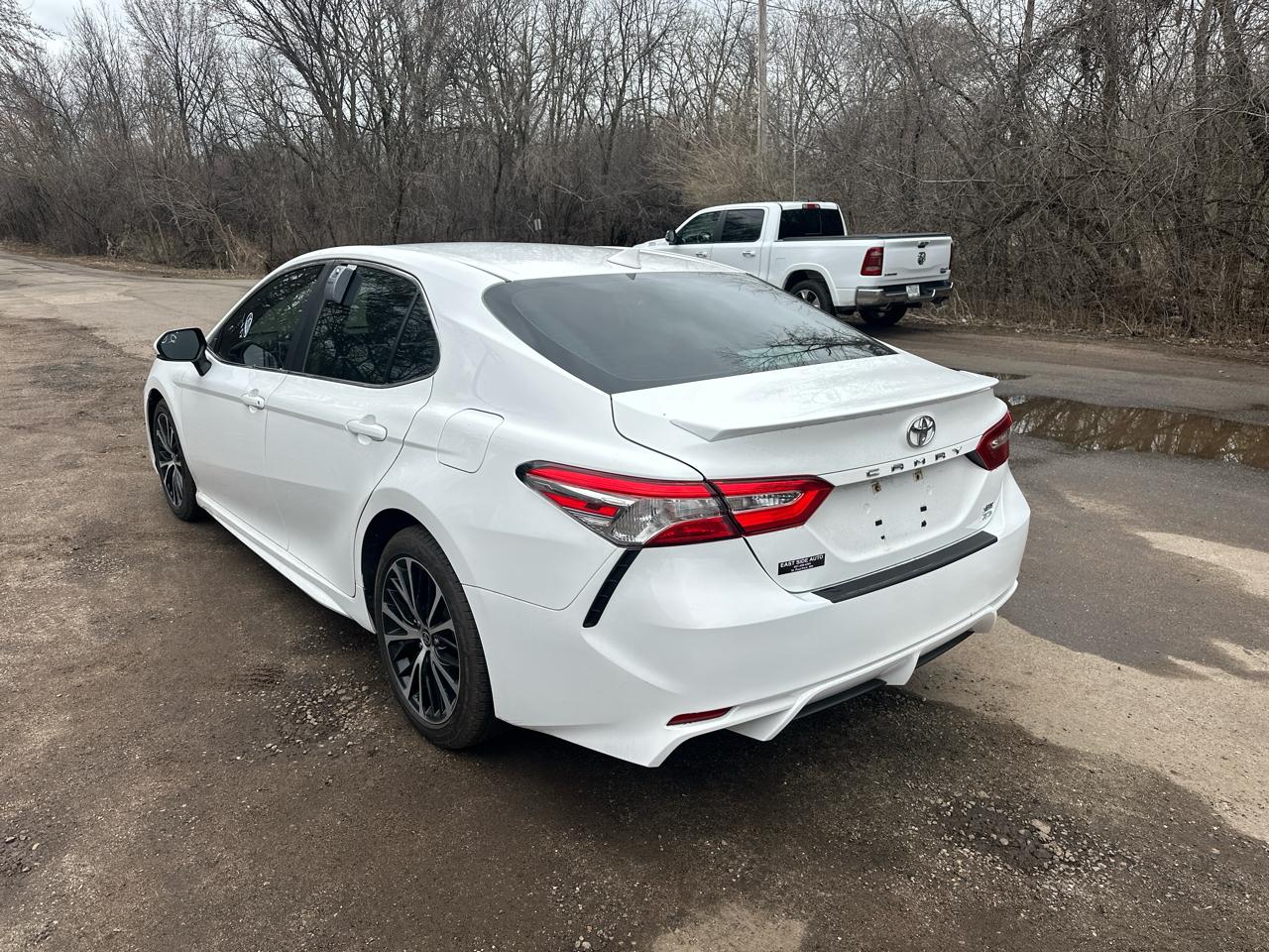 Toyota Camry SE Auto AWD (Natl) 2020