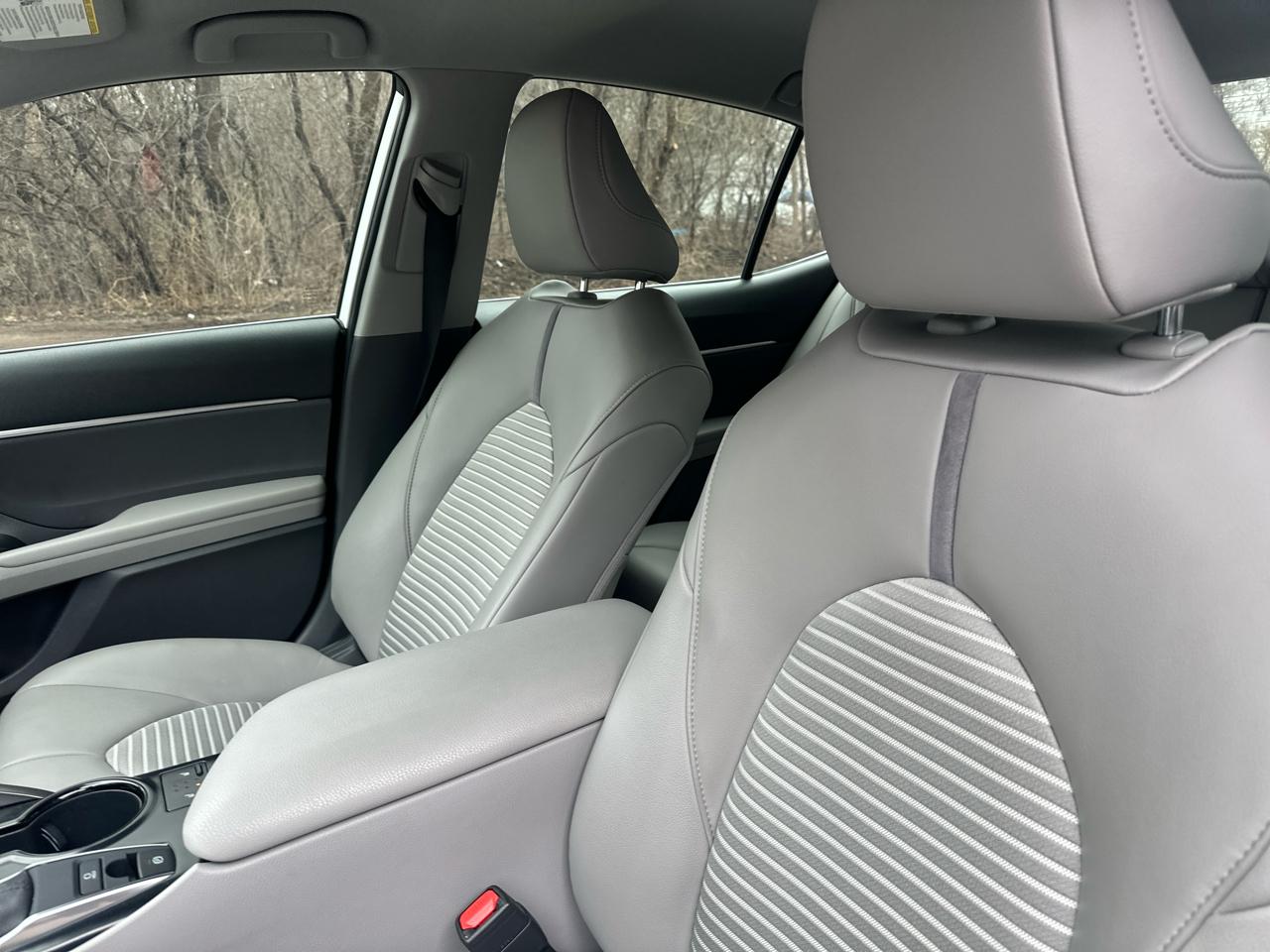 Toyota Camry SE Auto AWD (Natl) 2020