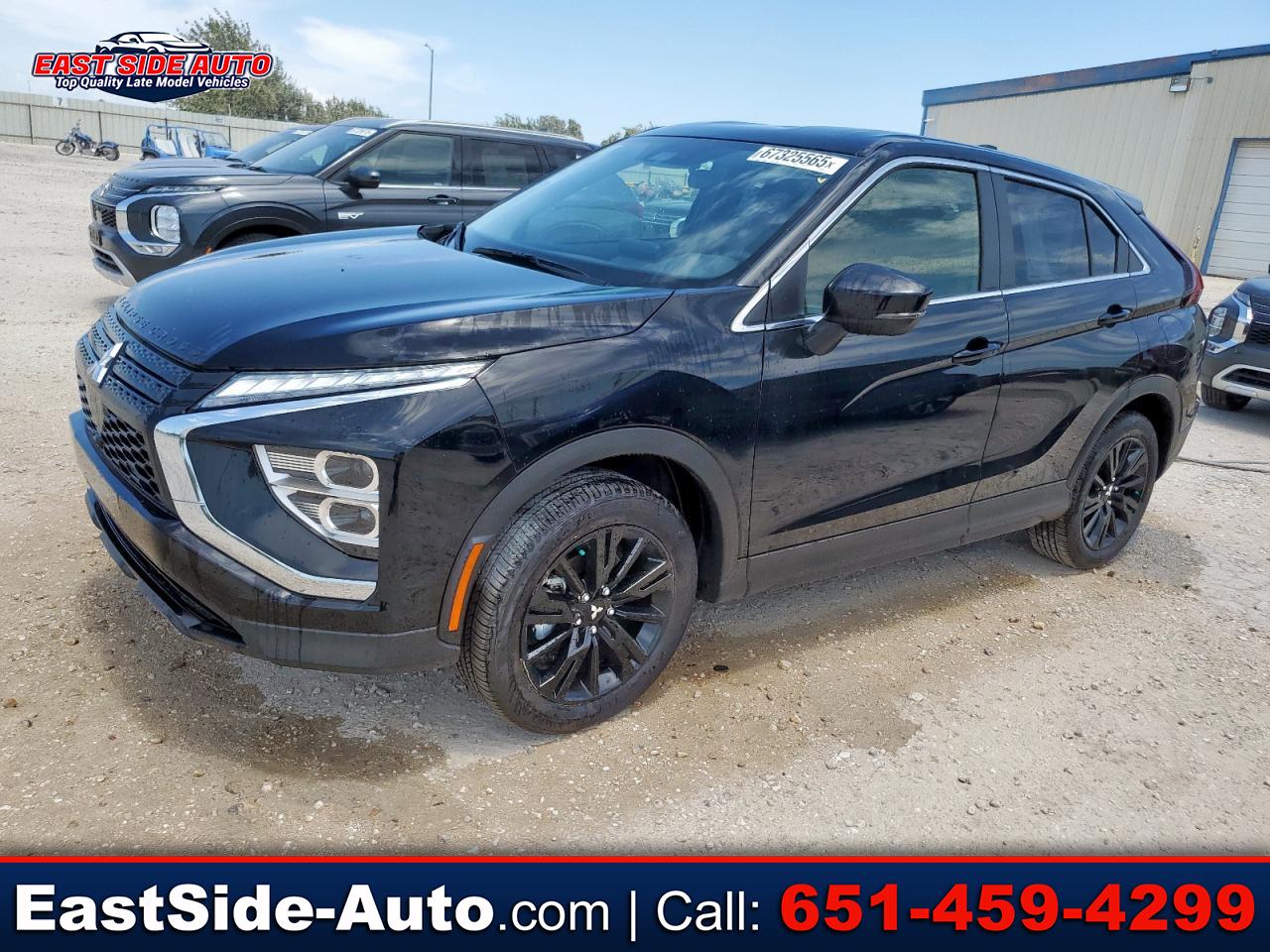 2025 Mitsubishi Eclipse Cross LE's photo