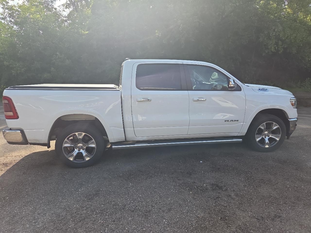 RAM 1500 Laramie 4x4 Crew Cab 5'7" Box 2022