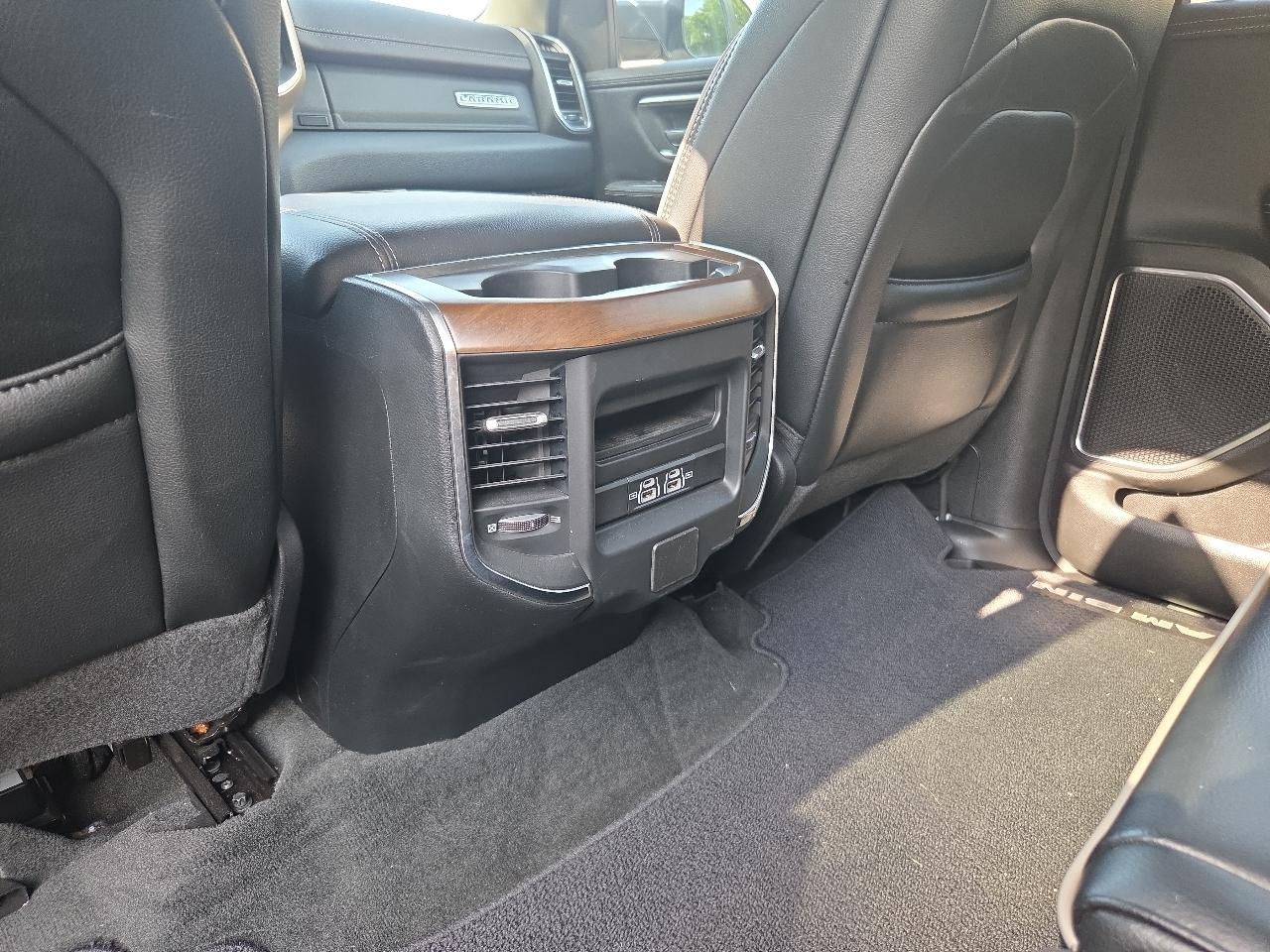 RAM 1500 Laramie 4x4 Crew Cab 5'7" Box 2022