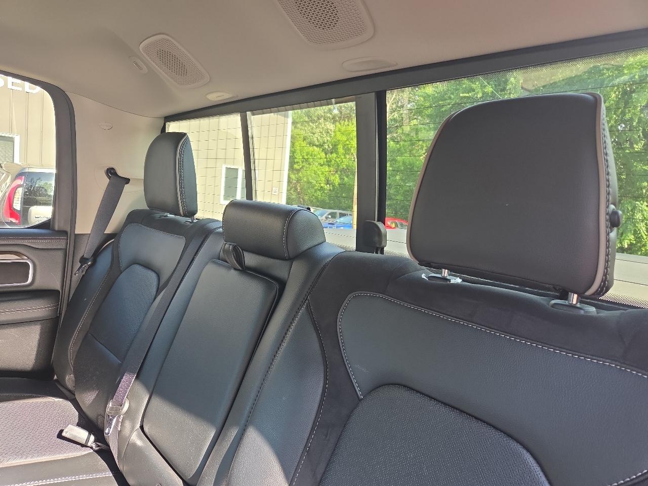 RAM 1500 Laramie 4x4 Crew Cab 5'7" Box 2022
