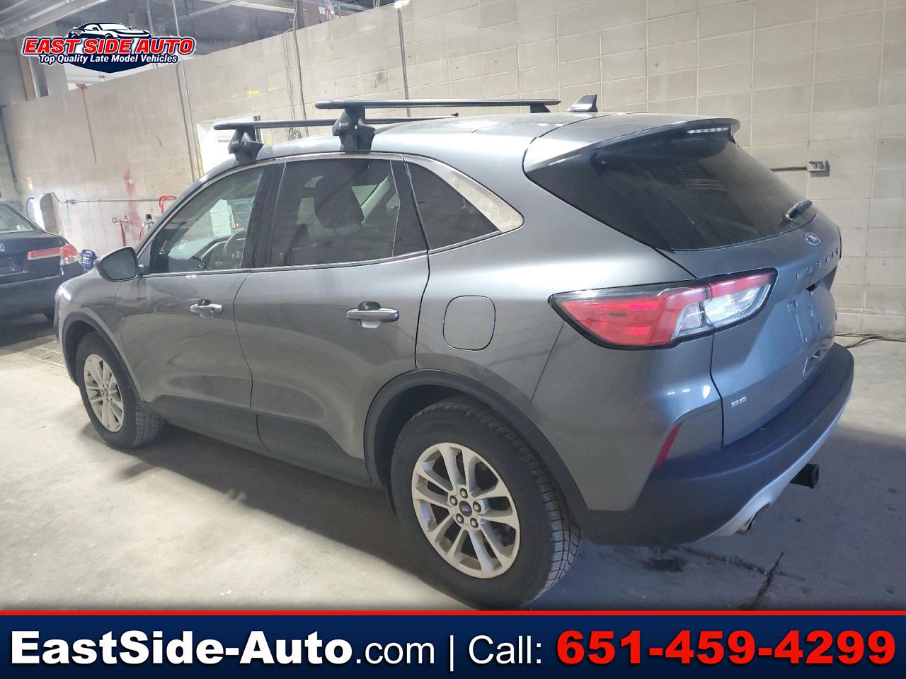 2021 Ford Escape SE's photo