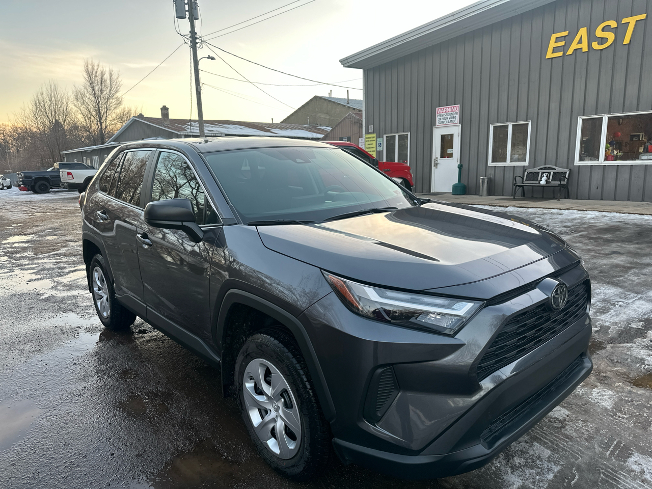 Toyota RAV4 LE AWD (Natl) 2025