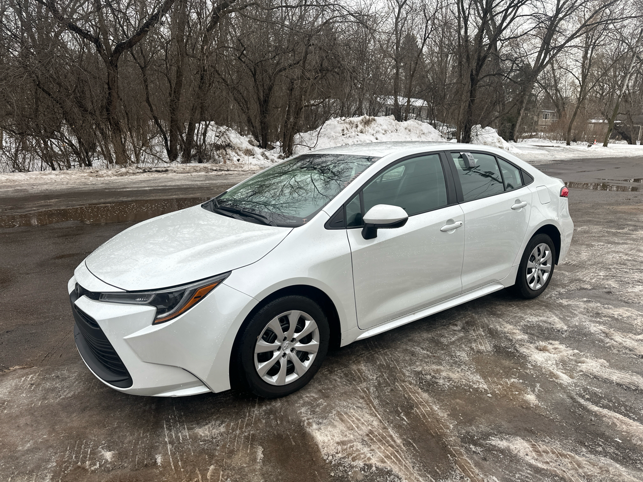 Toyota Corolla LE CVT (Natl) 2024