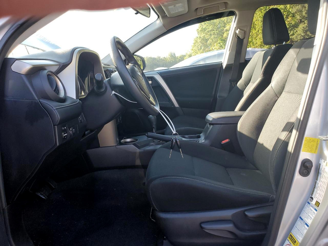 Toyota RAV4 AWD 4dr XLE (Natl) 2015