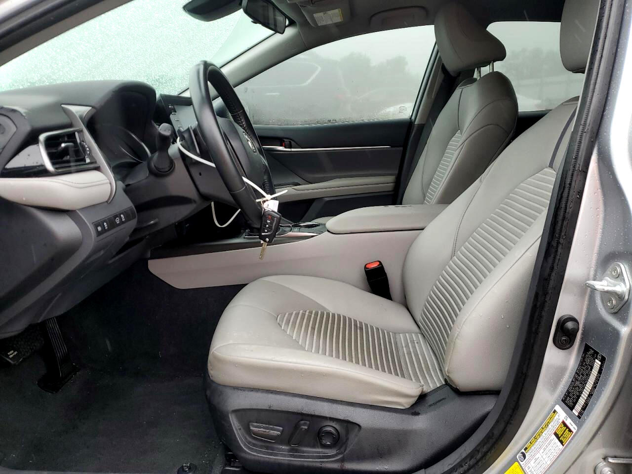 Toyota Camry SE Auto (Natl) 2022