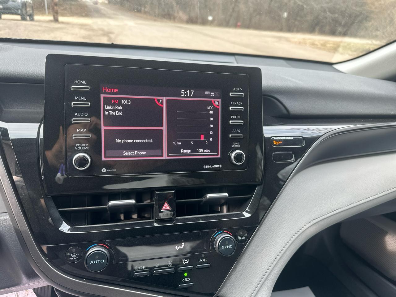 Toyota Camry SE Auto (Natl) 2022