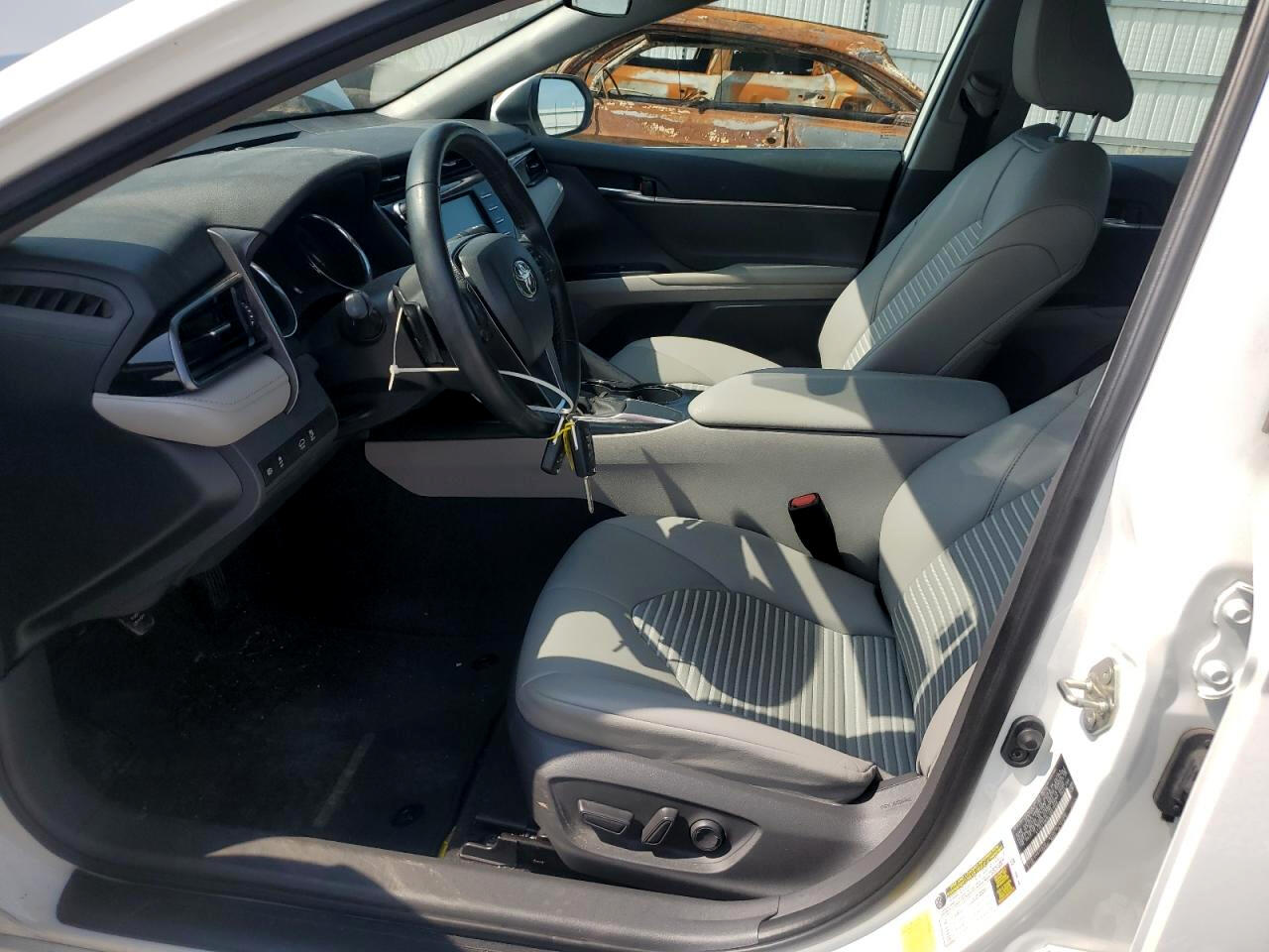 Toyota Camry SE Auto (Natl) 2020