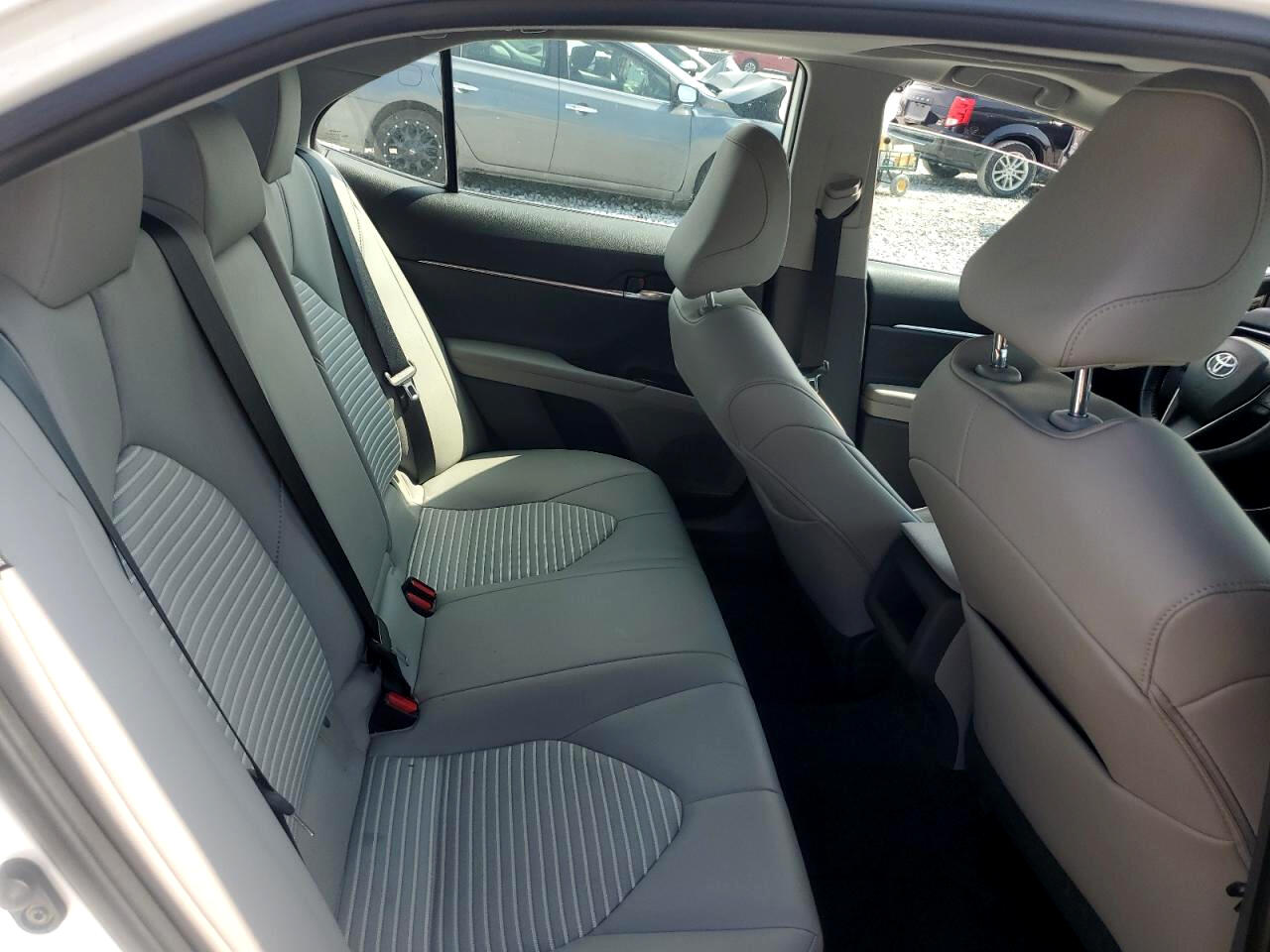 Toyota Camry SE Auto (Natl) 2020