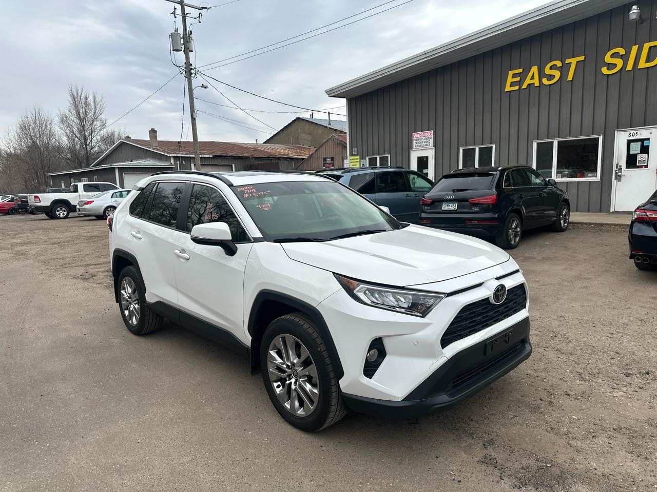 Toyota RAV4 XLE Premium AWD (Natl) 2020