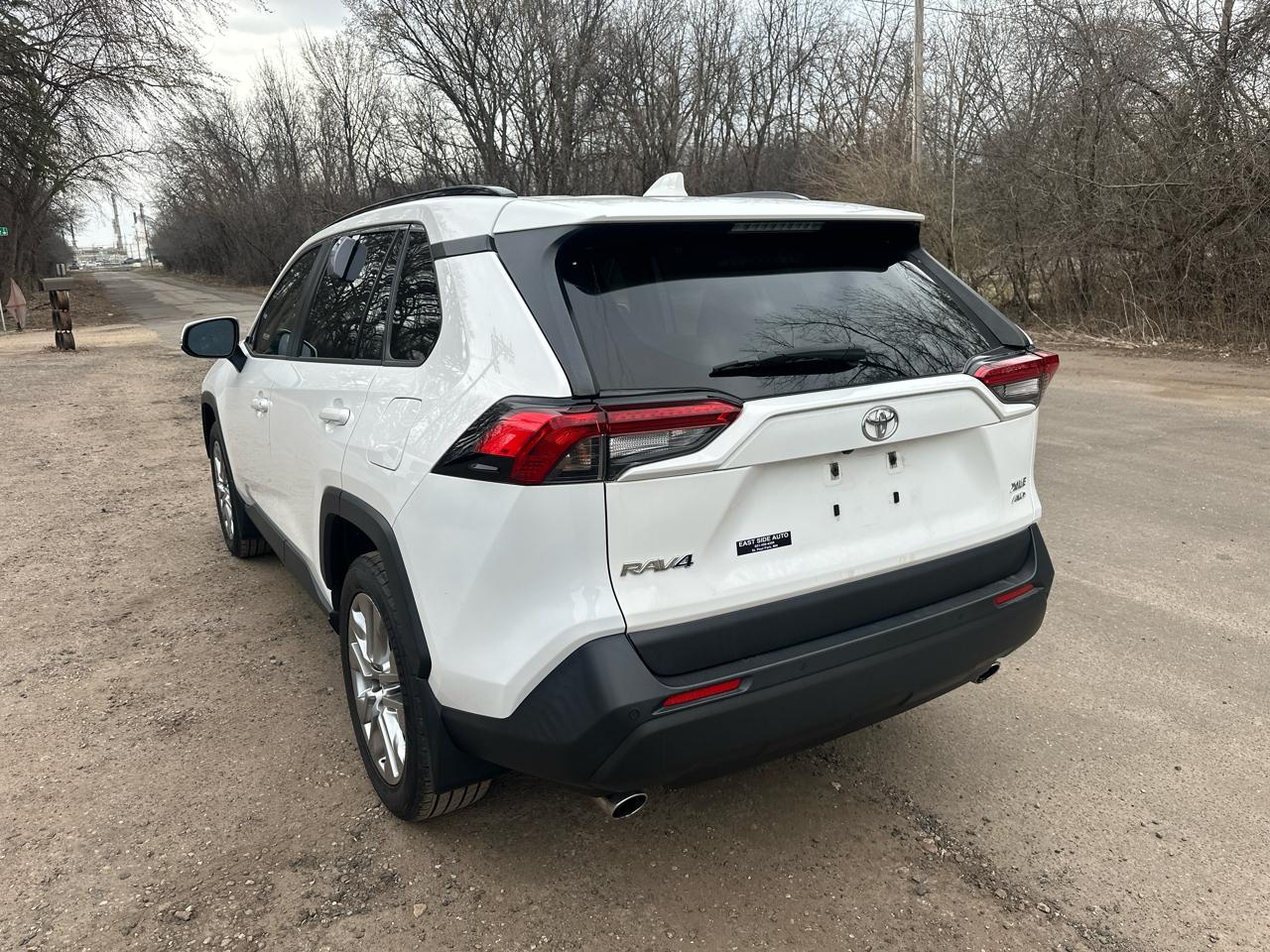 Toyota RAV4 XLE Premium AWD (Natl) 2020