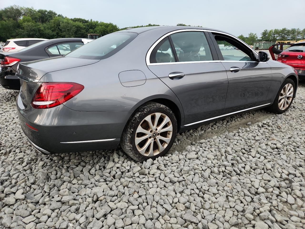 Mercedes-Benz E-Class E 300 Luxury 4MATIC Sedan 2017