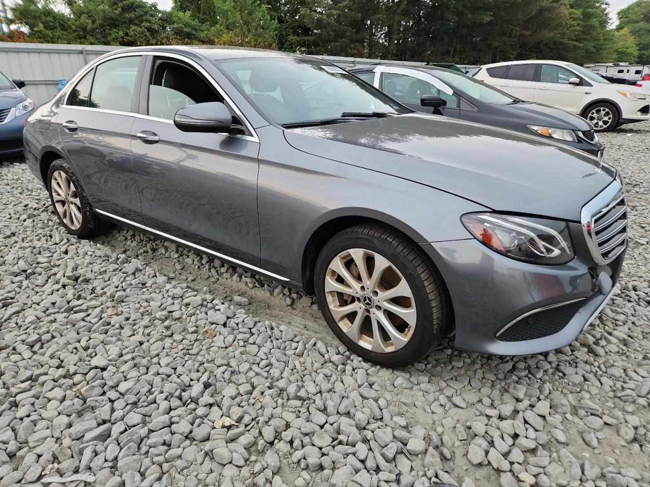 Mercedes-Benz E-Class E 300 Luxury 4MATIC Sedan 2017