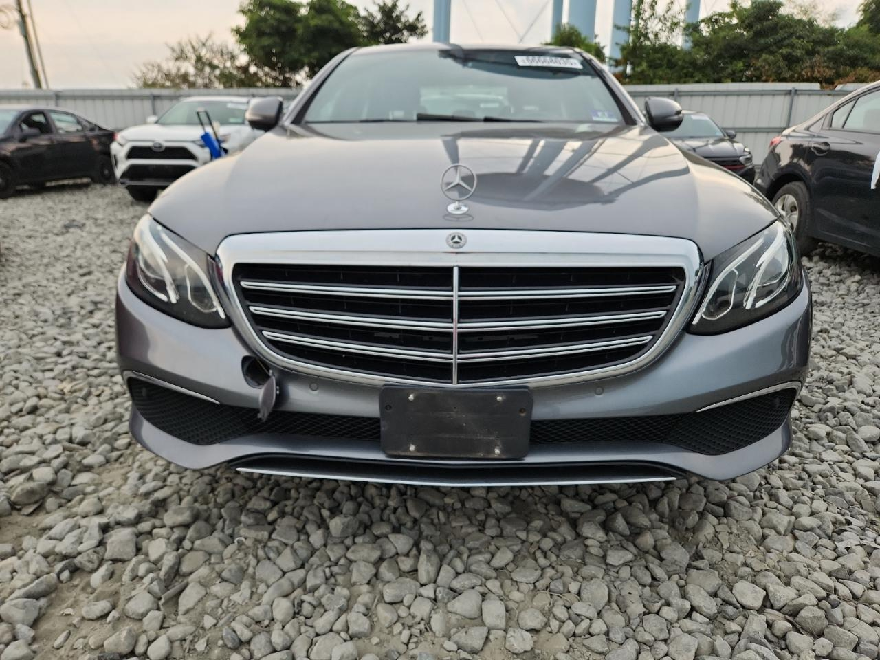 Mercedes-Benz E-Class E 300 Luxury 4MATIC Sedan 2017