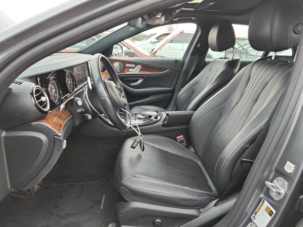 Mercedes-Benz E-Class E 300 Luxury 4MATIC Sedan 2017