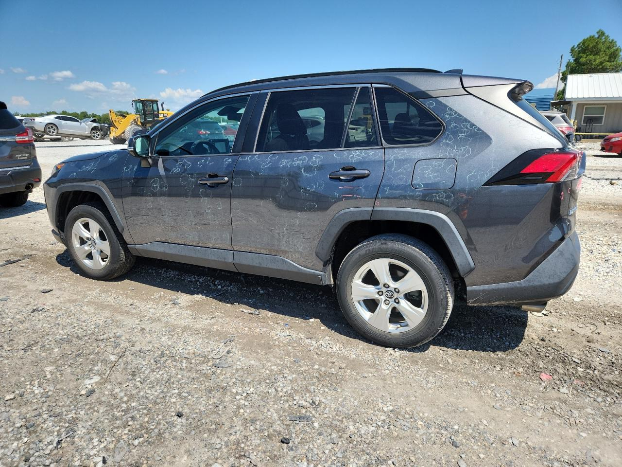 Toyota RAV4 XLE FWD (Natl) 2019