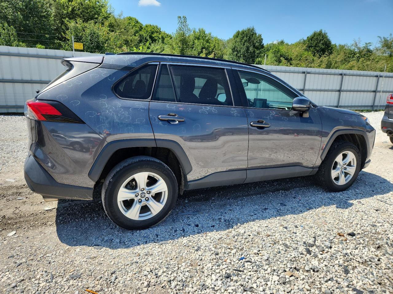 Toyota RAV4 XLE FWD (Natl) 2019