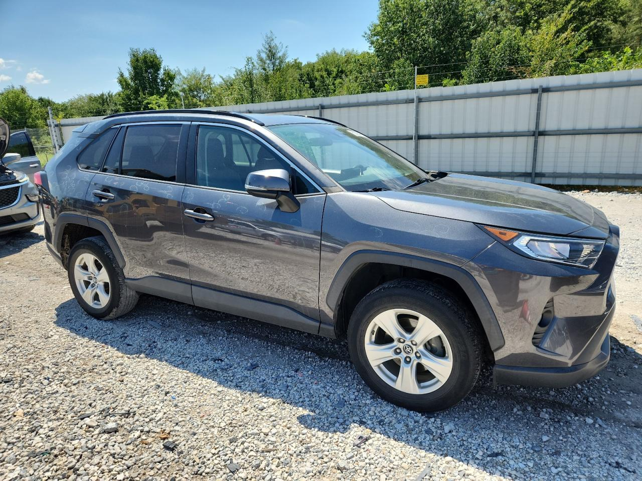 Toyota RAV4 XLE FWD (Natl) 2019