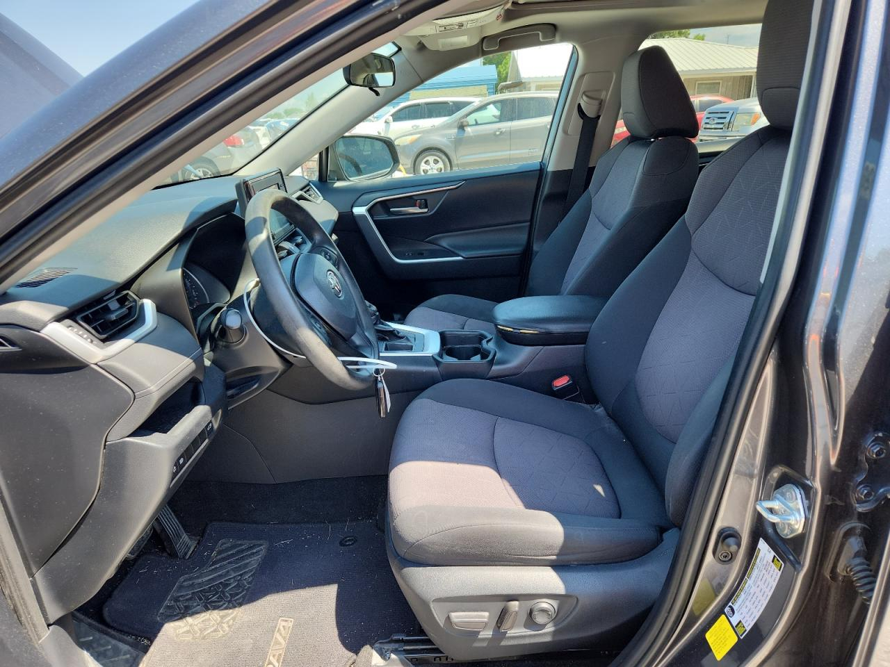 Toyota RAV4 XLE FWD (Natl) 2019