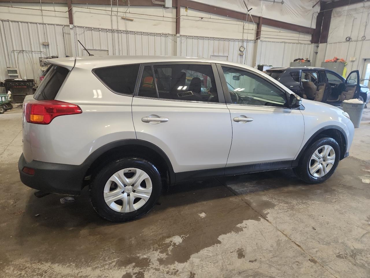 Toyota RAV4 FWD 4dr LE (Natl) 2014