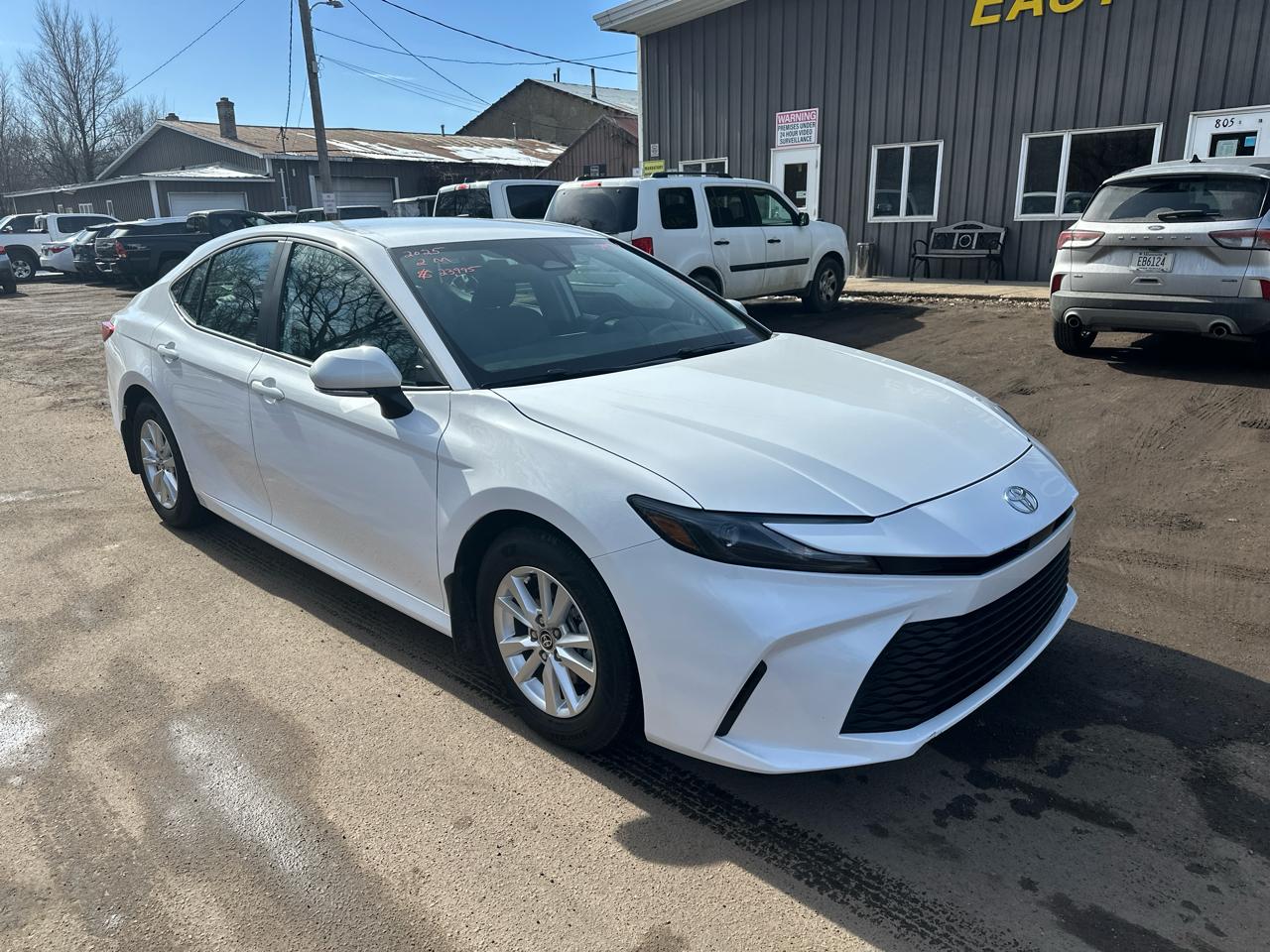 Toyota Camry LE (Natl) 2025