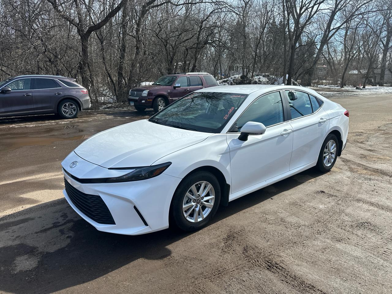 Toyota Camry LE (Natl) 2025