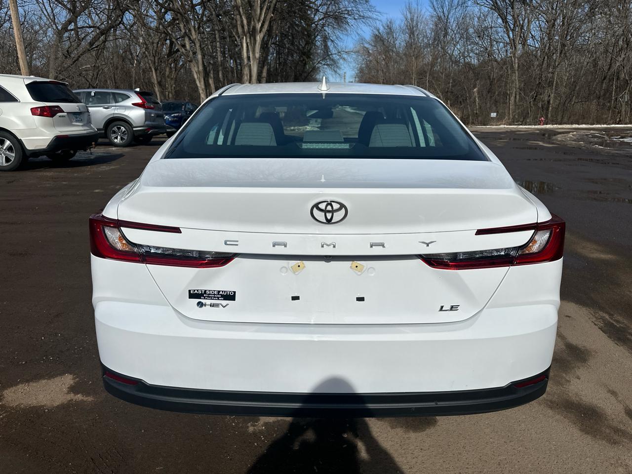 Toyota Camry LE (Natl) 2025