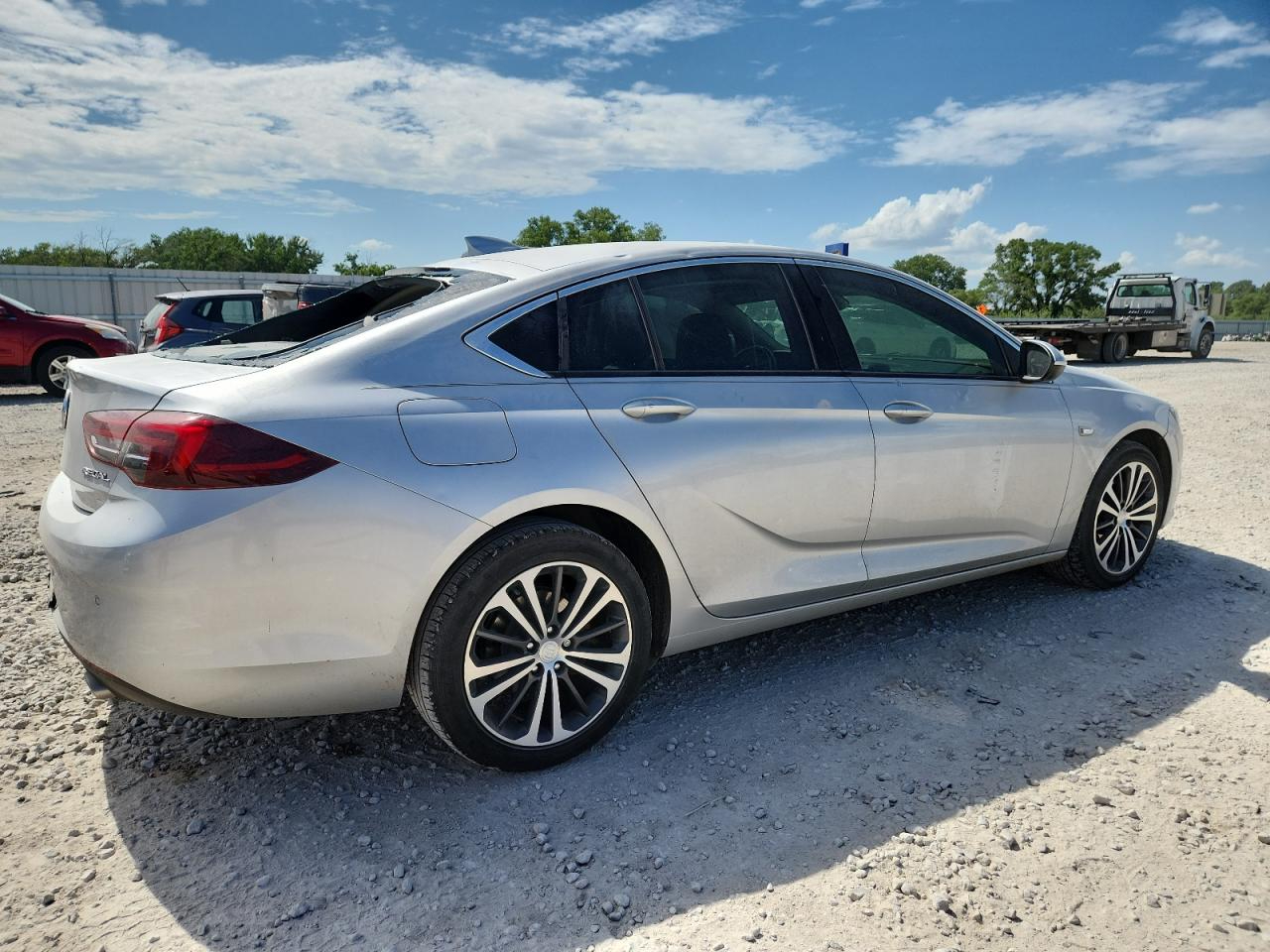 Buick Regal Sportback 4dr Sdn Essence FWD 2019