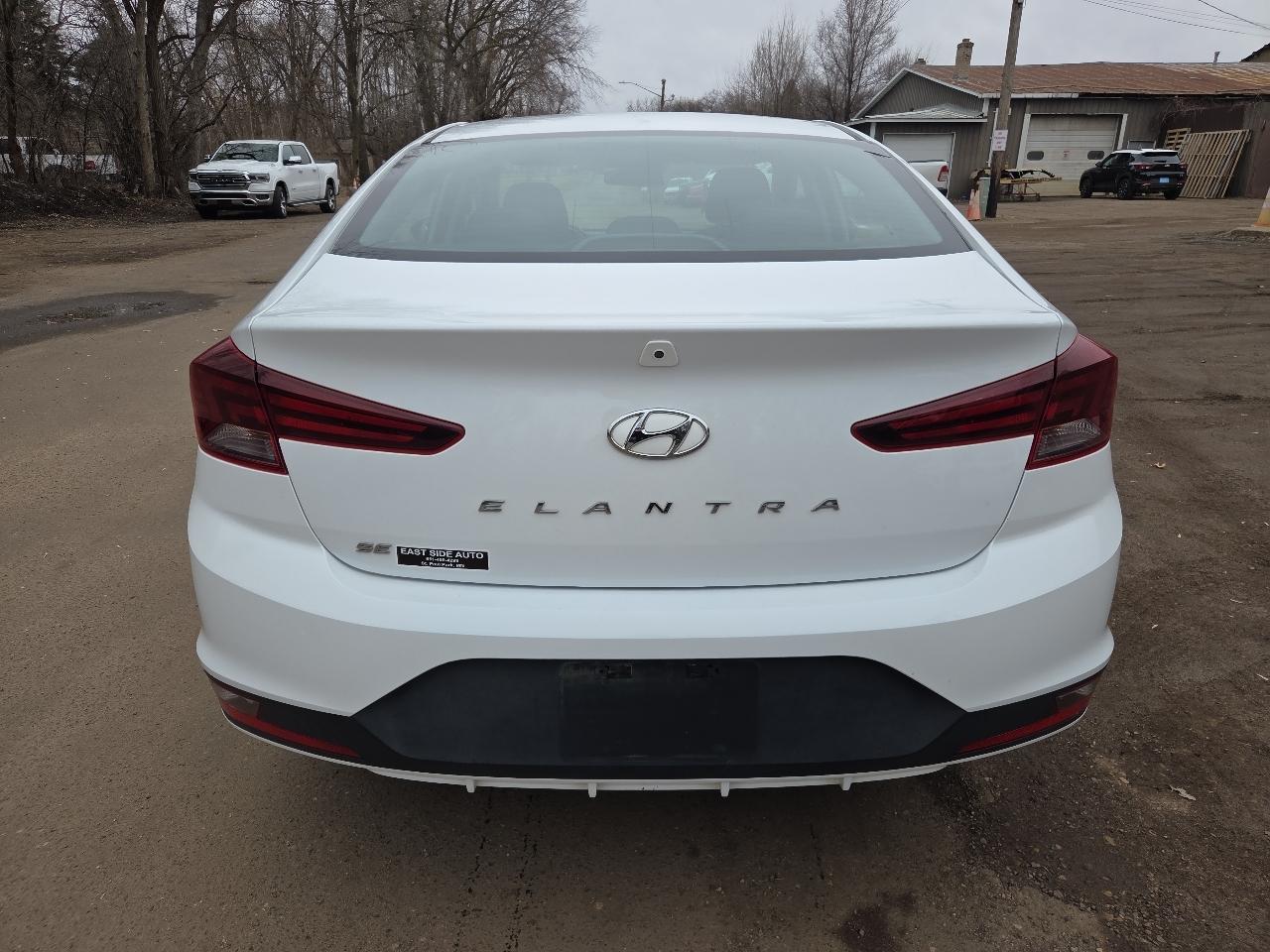 Hyundai Elantra SE IVT 2020