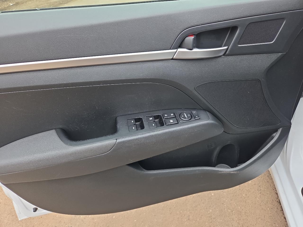 Hyundai Elantra SE IVT 2020