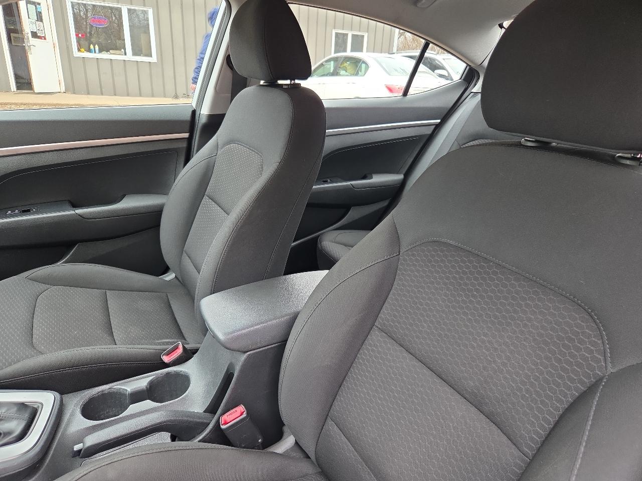 Hyundai Elantra SE IVT 2020