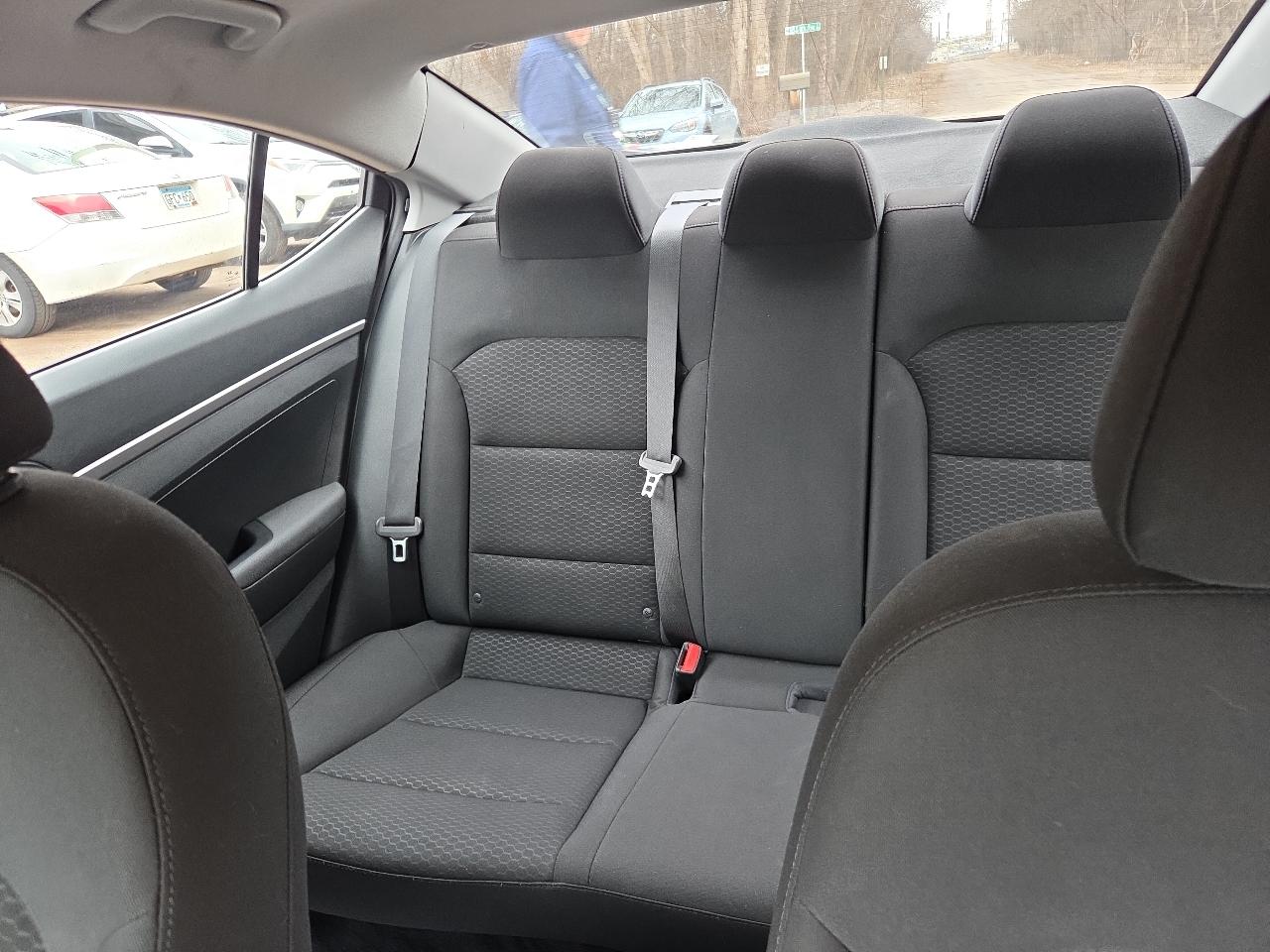 Hyundai Elantra SE IVT 2020