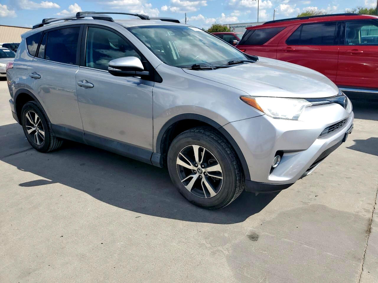 Toyota RAV4 XLE FWD (Natl) 2017